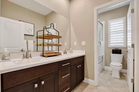 Bath - 248 Heirloom Ave, Lodi, CA 95242 photo 2 of 5