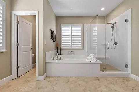 Bath - 248 Heirloom Ave, Lodi, CA 95242 photo 4 of 5
