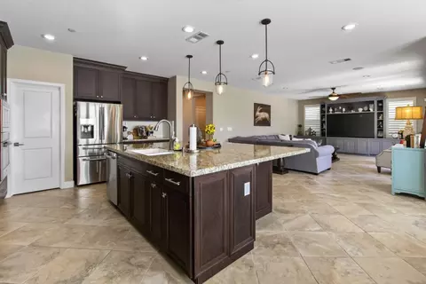 Kitchen - 248 Heirloom Ave, Lodi, CA 95242 photo 5 of 6