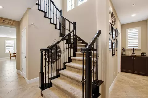 Entry Way - 248 Heirloom Ave, Lodi, CA 95242 photo 6 of 9