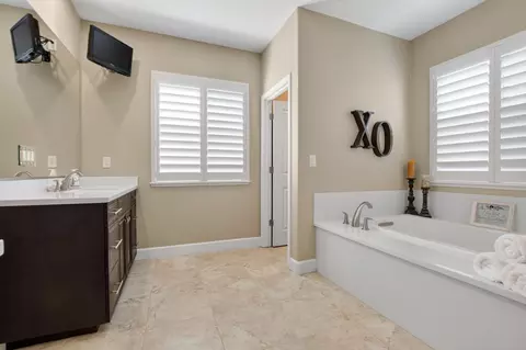 Bath - 248 Heirloom Ave, Lodi, CA 95242 photo 5 of 5