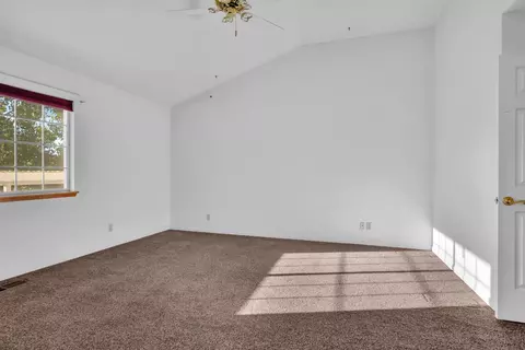 Bedroom - 3841 Sunshine Ln, Placerville, CA 95667 photo 3 of 8