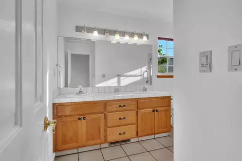 Bath - 3841 Sunshine Ln, Placerville, CA 95667 photo 2 of 3
