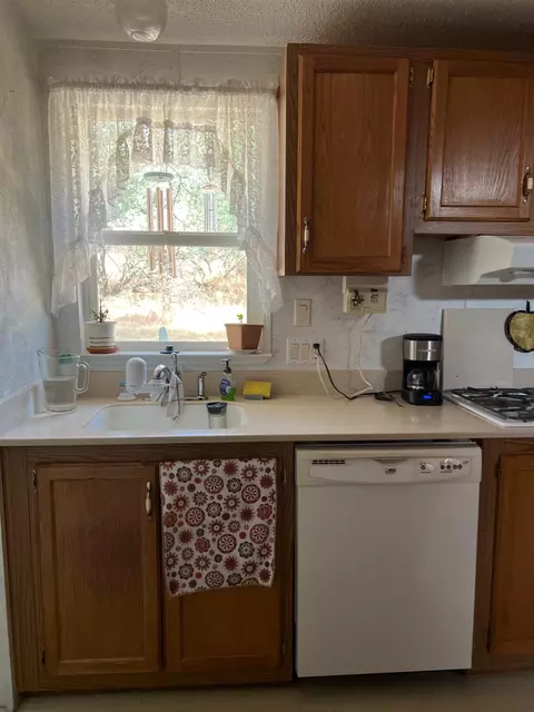 Kitchen - 3841 Sunshine Ln, Placerville, CA 95667 photo 6 of 9