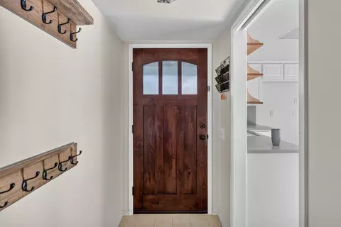 Entry Way - 8644 Central Ave, Orangevale, CA 95662 photo 2 of 3