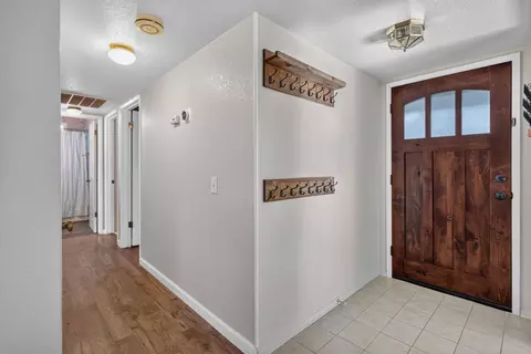 Entry Way - 8644 Central Ave, Orangevale, CA 95662 photo 3 of 3
