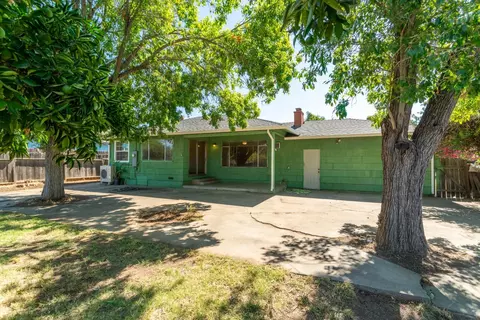 Exterior - 3813 Horton Ln, Carmichael, CA 95608 photo 4 of 6
