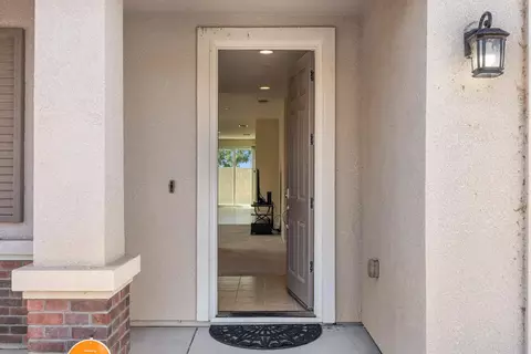 Entry Way - 586 Glendon Ct, Merced, CA 95348 photo 1 of 12