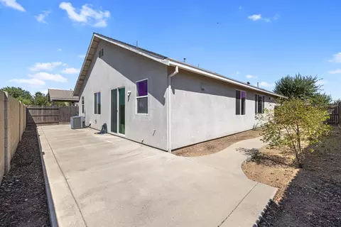 Exterior - 586 Glendon Ct, Merced, CA 95348 photo 2 of 4