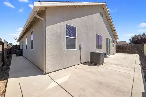 Exterior - 586 Glendon Ct, Merced, CA 95348 photo 4 of 4