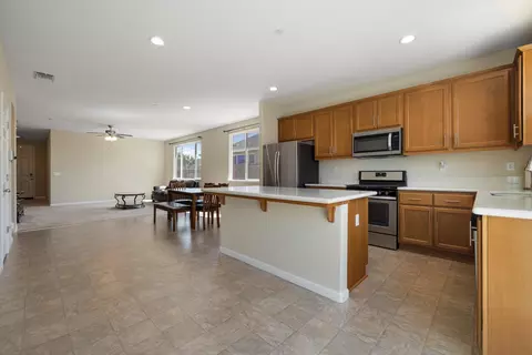 Kitchen - 586 Glendon Ct, Merced, CA 95348 photo 4 of 4