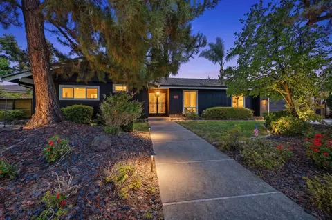 614 Rivercrest Dr, Sacramento, CA 95831
