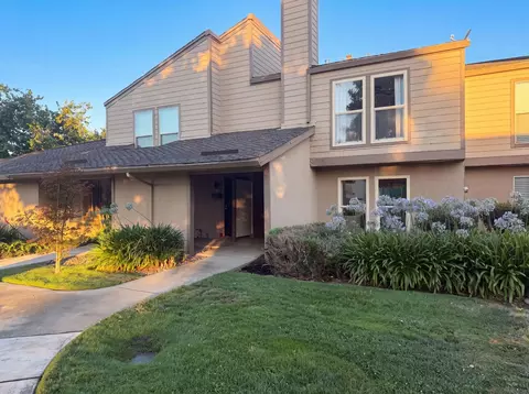 208 Touchstone Pl, West Sacramento, CA 95691