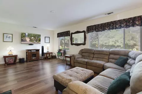 Living - 4216 Keepsake Ct, Modesto, CA 95356 photo 1 of 3