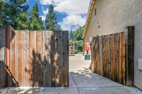 Exterior - 4216 Keepsake Ct, Modesto, CA 95356 photo 5 of 17