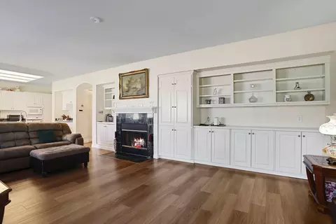 Living - 4216 Keepsake Ct, Modesto, CA 95356 photo 2 of 3