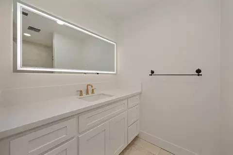 Bath - 2791 Rustic Ln, Lincoln, CA 95648 photo 1 of 3