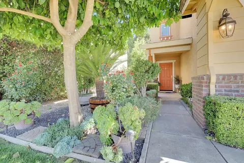 Exterior - 4517 Winje Dr, Antelope, CA 95843 photo 4 of 17