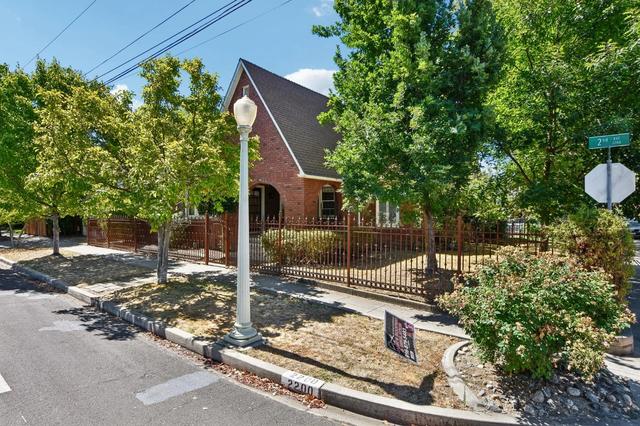 2200 2nd Ave, Sacramento, CA 95818