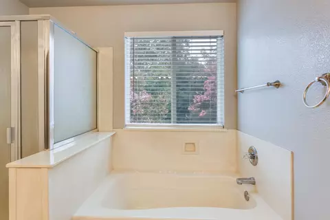 Bath - 10969 Woolwich Way, Mather, CA 95655 photo 2 of 3