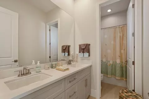 Bath - 2924 Ashton St, Lodi, CA 95242 photo 4 of 4