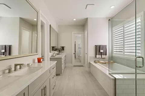 Bath - 2924 Ashton St, Lodi, CA 95242 photo 1 of 4