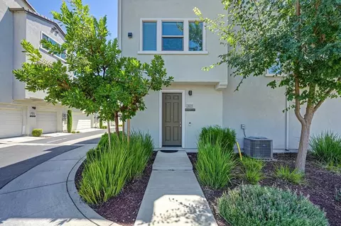 3039 Mesmerizing Walk, Sacramento, CA 95835