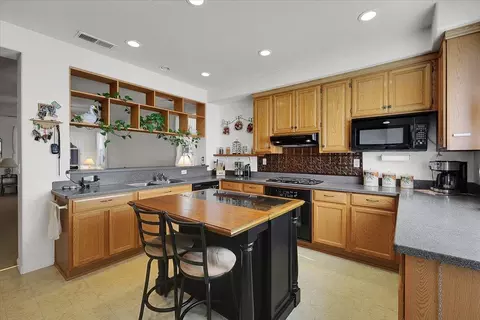 Kitchen - 9595 Waterman Ave, Live Oak, CA 95953 photo 3 of 5