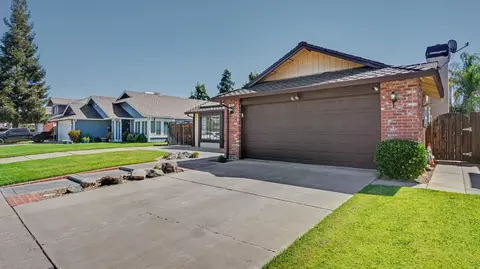 1072 W Eleanor Ln, Manteca, CA 95337 photo 2
