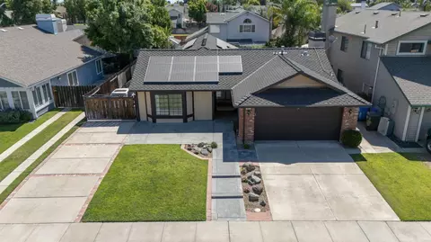 1072 W Eleanor Ln, Manteca, CA 95337