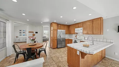 1072 W Eleanor Ln, Manteca, CA 95337 photo 15