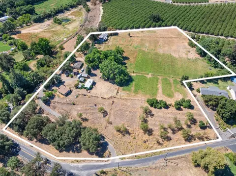 10517 Olive Rd, Oakdale, CA 95361