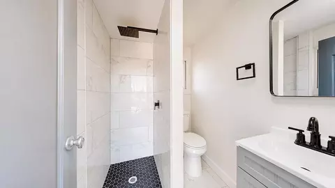 Bath - 227 Walden St, Modesto, CA 95354 photo 5 of 5