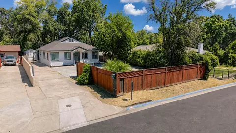 Exterior - 227 Walden St, Modesto, CA 95354 photo 7 of 18