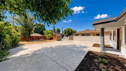 Exterior - 227 Walden St, Modesto, CA 95354 photo 3 of 18