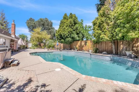 Exterior - 3366 Nadine St, Carmichael, CA 95608 photo 2 of 8