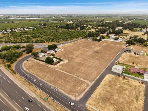 4614 E Armstrong Rd, Lodi, CA 95240 photo 5