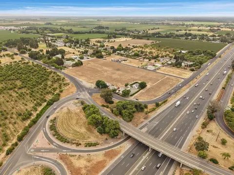 4614 E Armstrong Rd, Lodi, CA 95240 photo 3