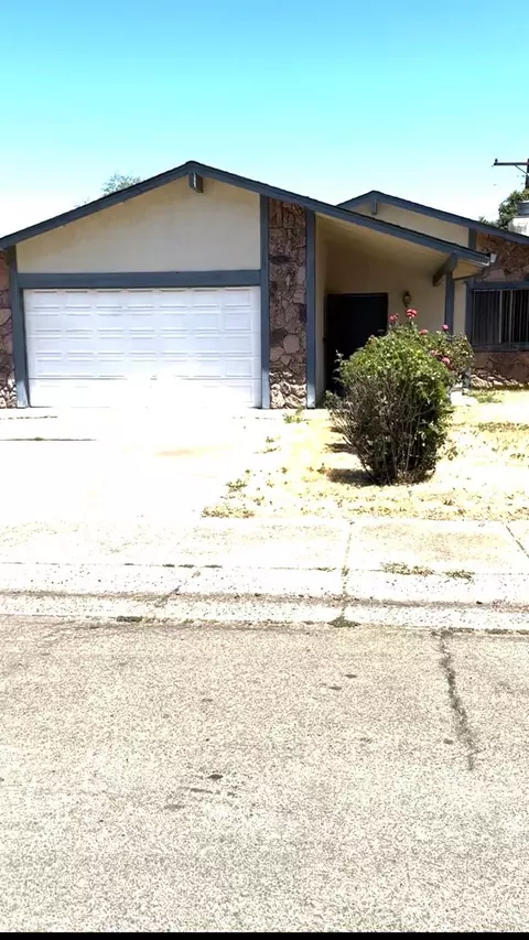 5541 Sampson Blvd, Sacramento, CA 95820