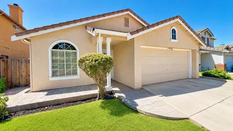 570 Pombo Sq, Tracy, CA 95376 photo 2