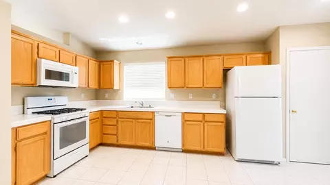 570 Pombo Sq, Tracy, CA 95376 photo 3