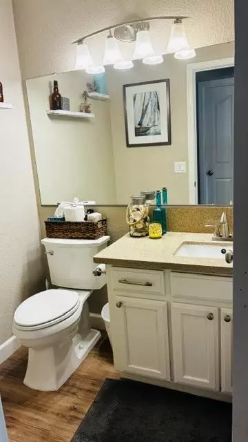 Bath - 838 Tornell Dr, Ripon, CA 95366 photo 1 of 5