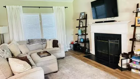 Living - 838 Tornell Dr, Ripon, CA 95366 photo 1 of 2