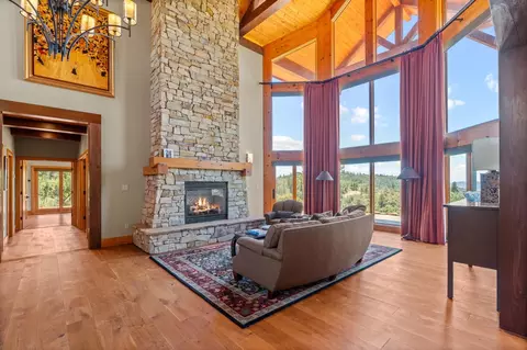 Living - 768 Apple Blossom Dr, Murphys, CA 95247 photo 2 of 4