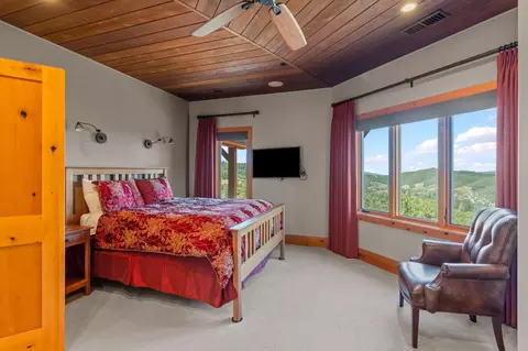 Bedroom - 768 Apple Blossom Dr, Murphys, CA 95247 photo 5 of 6
