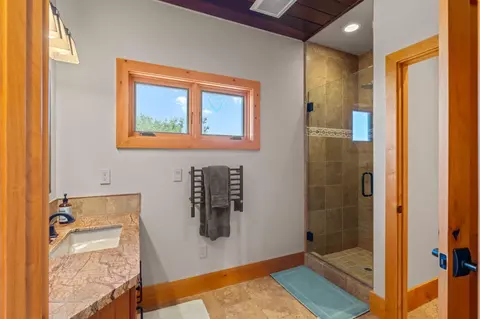 Bath - 768 Apple Blossom Dr, Murphys, CA 95247 photo 6 of 6