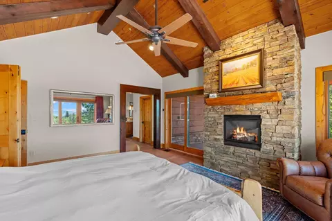 Bedroom - 768 Apple Blossom Dr, Murphys, CA 95247 photo 3 of 6