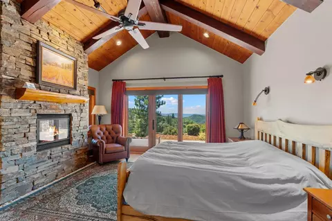 Bedroom - 768 Apple Blossom Dr, Murphys, CA 95247 photo 1 of 6