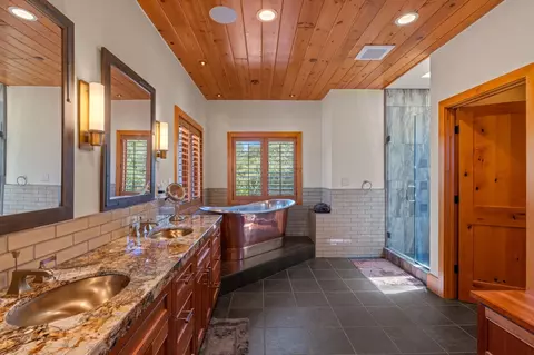Bath - 768 Apple Blossom Dr, Murphys, CA 95247 photo 3 of 6