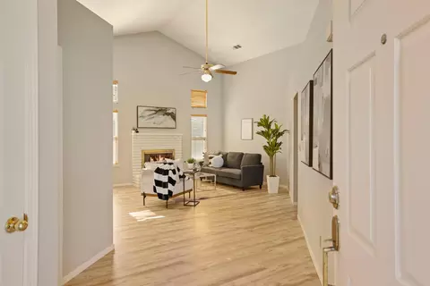 Entry Way - 232 Ruess, Ripon, CA 95366 photo 1 of 2
